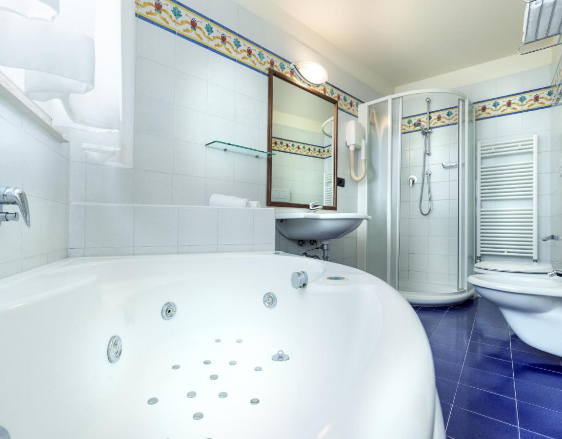 Hotel Bellevue Beach - Sul Mare Milano Marittima Eksteriør billede